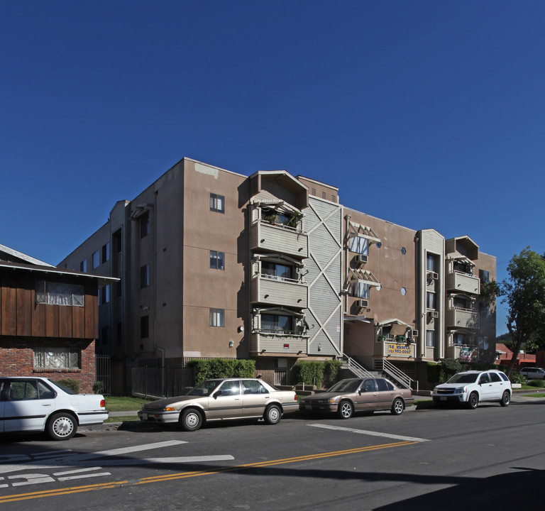 Ave 51 Apartments in Los Angeles, CA - Building Photo