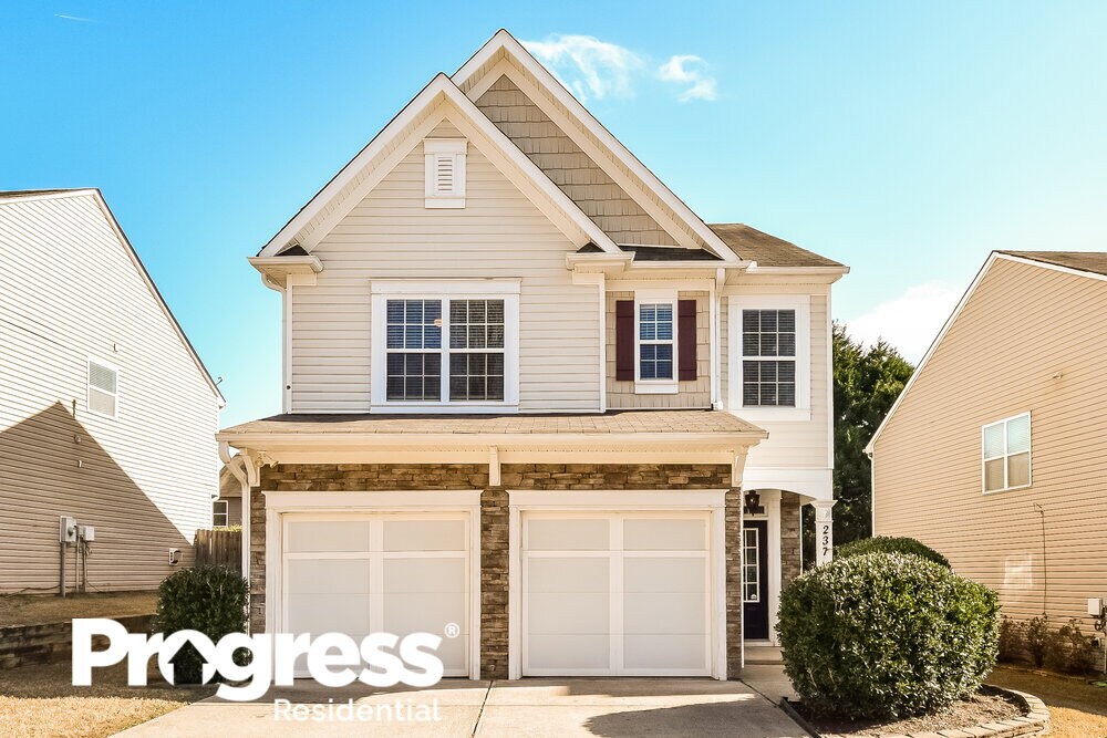 237 Winterbury Dr in Canton, GA - Building Photo