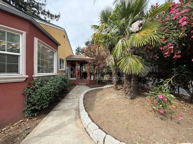 1203 Stony Point Rd in Santa Rosa, CA - Building Photo - Building Photo