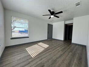 2526 Louise St in Denton, TX - Building Photo - Building Photo