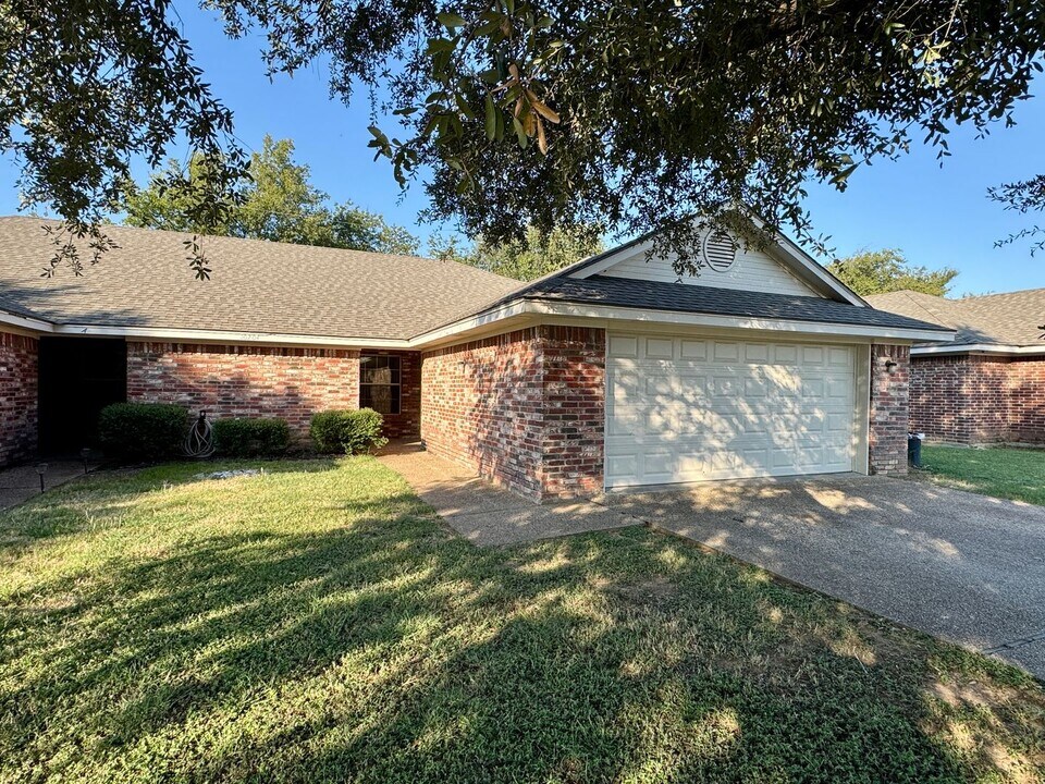 10204 Hyacinth Ln in Waco, TX - Building Photo