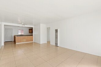 1405 S Broadway, Unit 4 in Santa Ana, CA - Building Photo - Building Photo