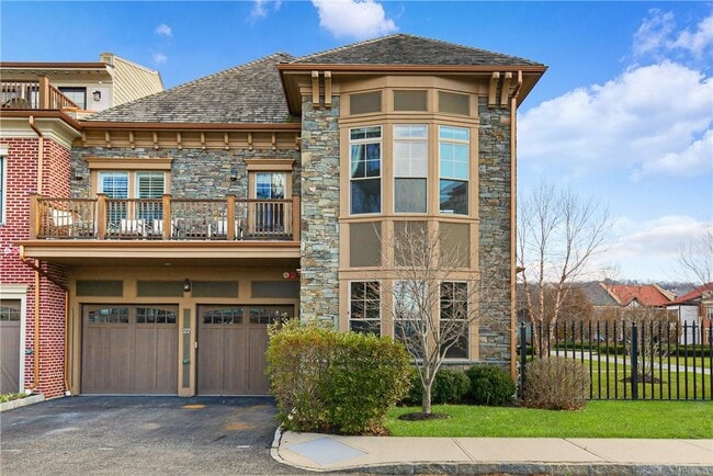 27 Rivers Edge Dr in Tarrytown, NY - Building Photo - Building Photo