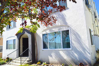 Obispo Avenue Apartments in Long Beach, CA - Foto de edificio - Building Photo