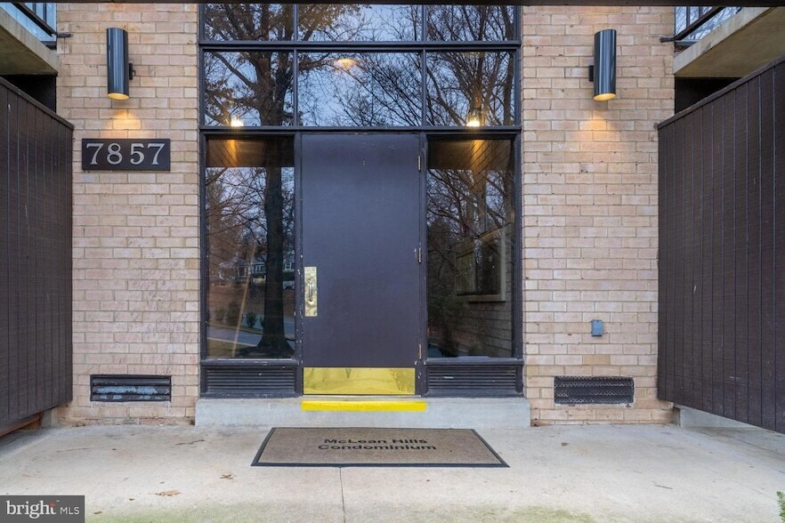 7857 Enola St, Unit 208 in McLean, VA - Building Photo