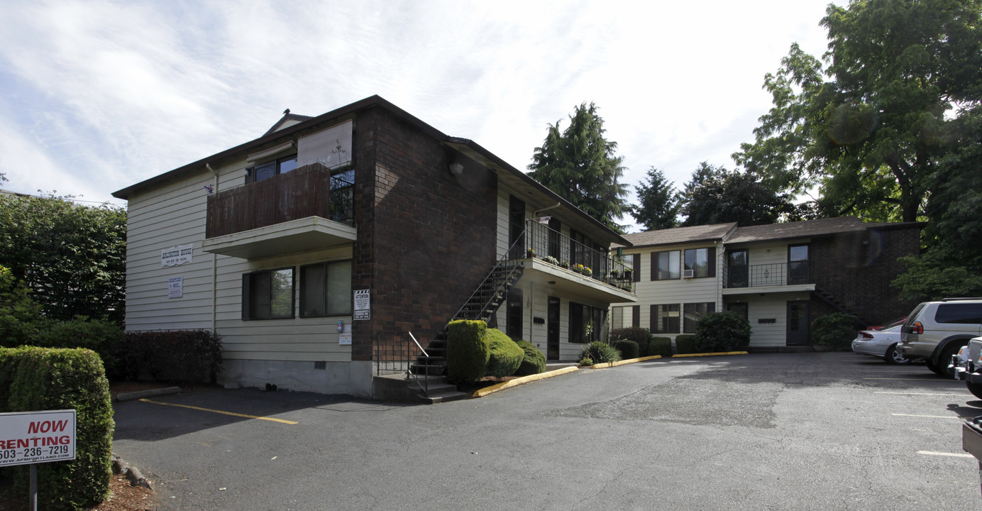 Arlington House in Portland, OR - Building Photo