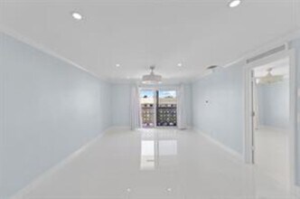 3220 Bayview Dr, Unit 302 in Fort Lauderdale, FL - Building Photo - Building Photo
