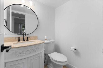 1800 Sans Souci Blvd in North Miami, FL - Building Photo - Building Photo