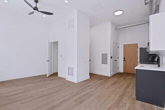 375 Monmouth St in Jersey City, NJ - Building Photo - Building Photo