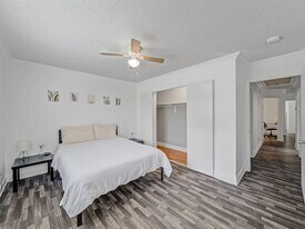 416 W 9th St, Unit 1-201 in Dallas, TX - Building Photo