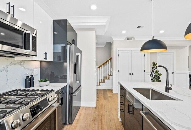 300 Somerville Ave, Unit 300I