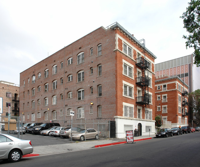 Coronado Place Apartments in Los Angeles, CA - Foto de edificio - Building Photo