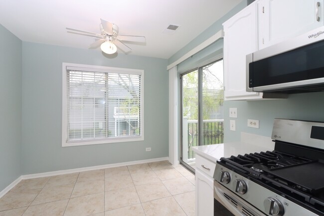 1520 Commodore Ln in Schaumburg, IL - Building Photo - Building Photo