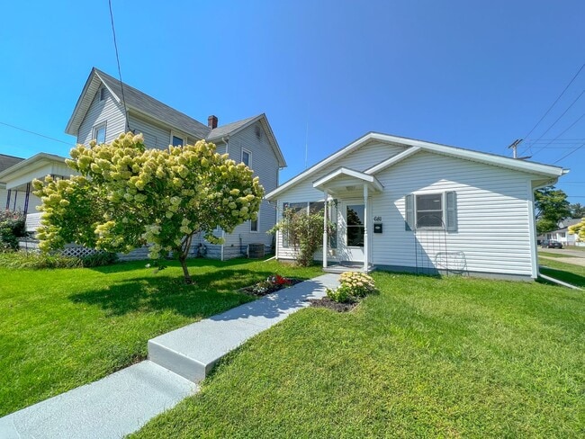 681 Maple Ave in Newark, OH - Foto de edificio - Building Photo