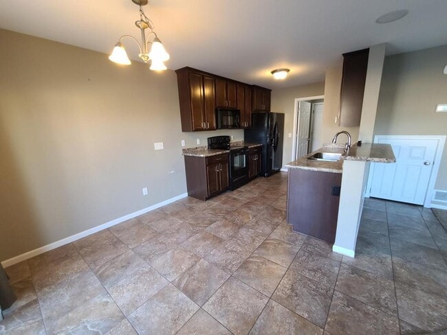 2613 Douglas Pl SE in Mandan, ND - Building Photo - Building Photo