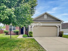 5425 Wood Hollow Dr in Indianapolis, IN - Building Photo