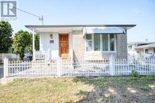 74 Fletcherdon Crescent in Toronto, ON - Building Photo