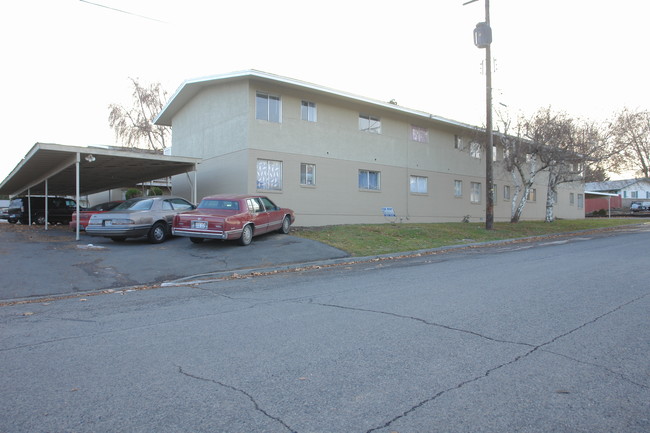 4004 W Walnut St in Yakima, WA - Building Photo - Building Photo