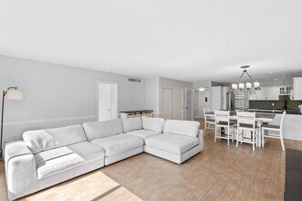 3791 NW 84th Ave in Sunrise, FL - Building Photo - Building Photo