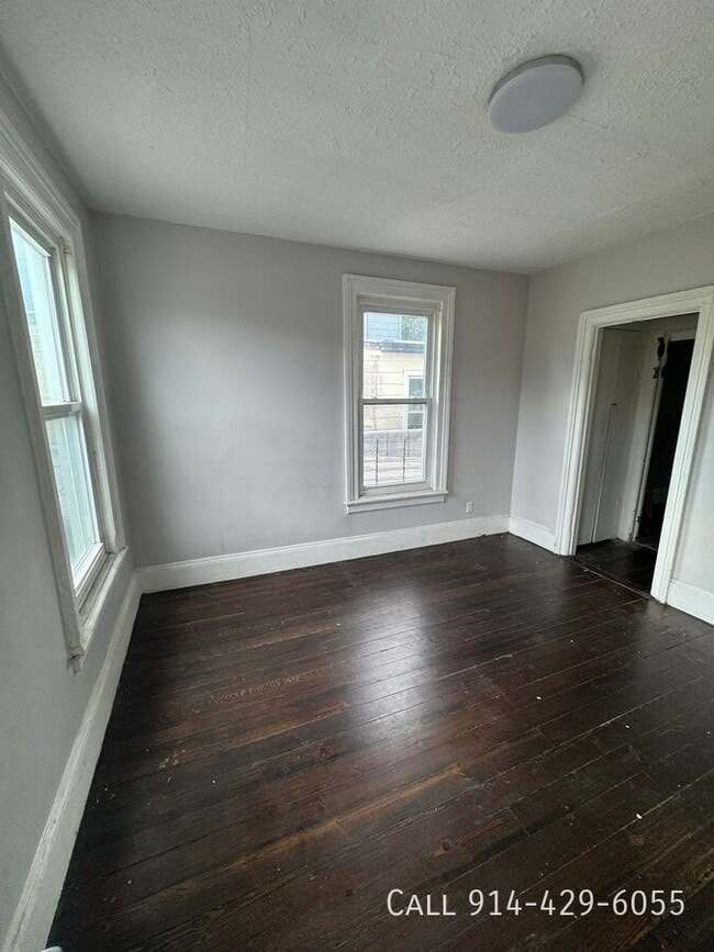 property at 125 W Sidney Ave