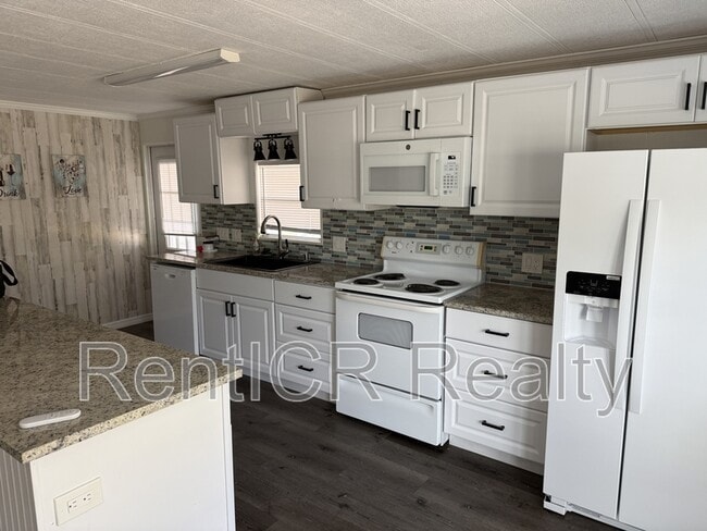 property at 245 Lake Tarpon Dr