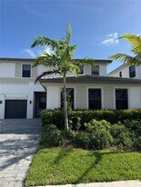 17355 SW 41st St in Miramar, FL - Building Photo