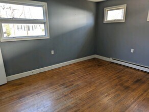 1016 Willowbrook Dr in Greensboro, NC - Building Photo - Building Photo