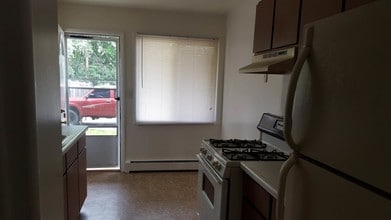 2101 Lorraine Ave, Unit 4 in Waukegan, IL - Foto de edificio - Building Photo