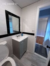 162 Linden St in Yonkers, NY - Building Photo - Building Photo