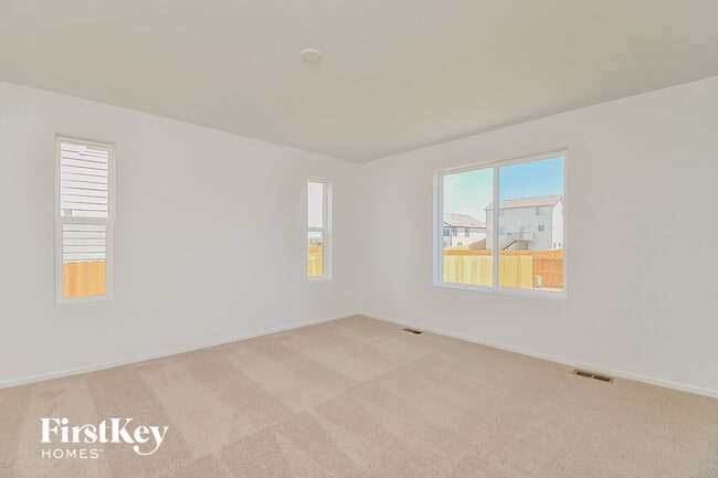 6943 Akela Ln in Colorado Springs, CO - Foto de edificio - Building Photo