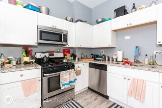 2909 W Belden Ave in Chicago, IL - Building Photo - Building Photo