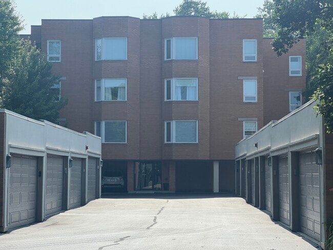 property at 1635 N Milwaukee Ave