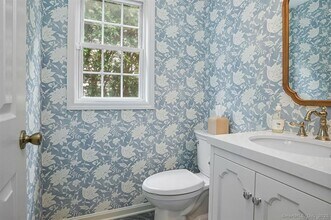 121 Howard St in Fairfield, CT - Building Photo - Building Photo