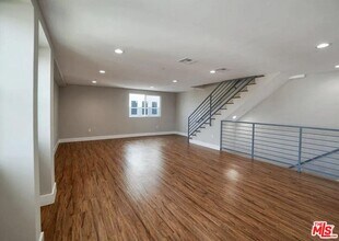 2303 Hauser Blvd in Los Angeles, CA - Building Photo - Building Photo