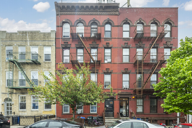 188 27th St in Brooklyn, NY - Foto de edificio - Building Photo