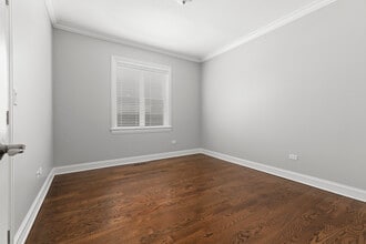 1322 W Grand Ave, Unit 2 in Chicago, IL - Building Photo - Building Photo