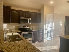 3825 Plantation Dr in Enid, OK - Building Photo - Building Photo