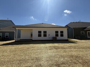 547 Cedar Brk Dr in White House, TN - Building Photo - Building Photo
