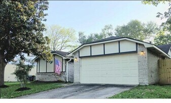 1126 E Brompton Dr in Pearland, TX - Building Photo