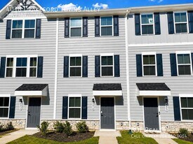 4018 Drakeford Towns Aly in Charlotte, NC - Building Photo