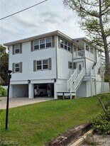254 Palermo Cir in Fort Myers Beach, FL - Building Photo