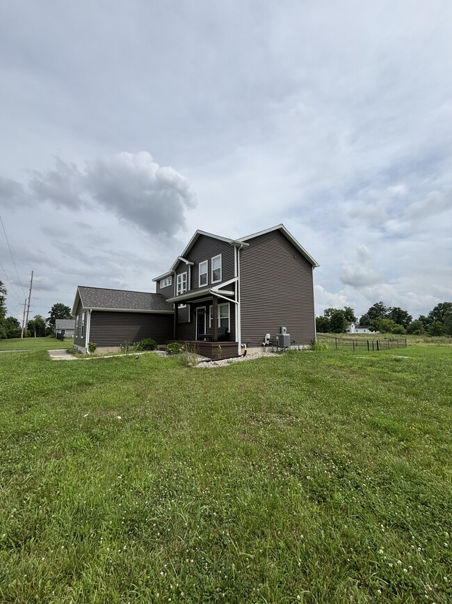 4535 Harper Rd in Holt, MI - Building Photo - Building Photo