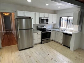 606 SW 11th St in Fort Lauderdale, FL - Building Photo