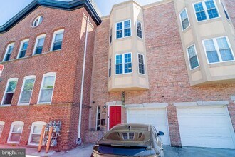 2236 Christian St in Philadelphia, PA - Building Photo - Building Photo
