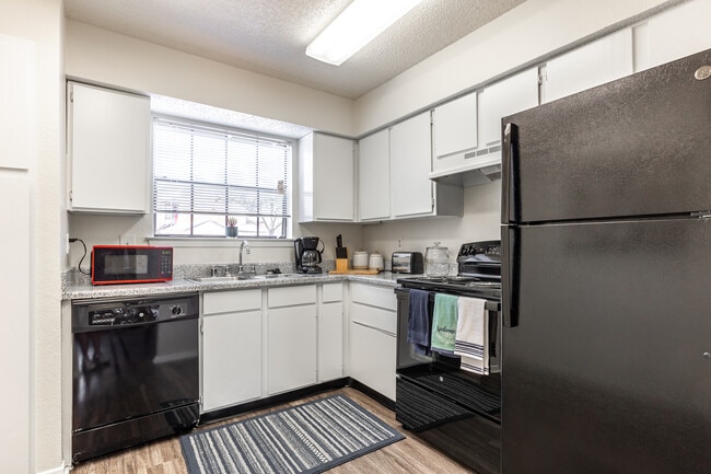 The Place At Harvestree in Plano, TX - Building Photo - Interior Photo