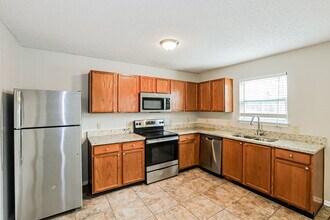 9033 Southernwood Way, Unit 68-2N in Indianapolis, IN - Foto de edificio - Building Photo