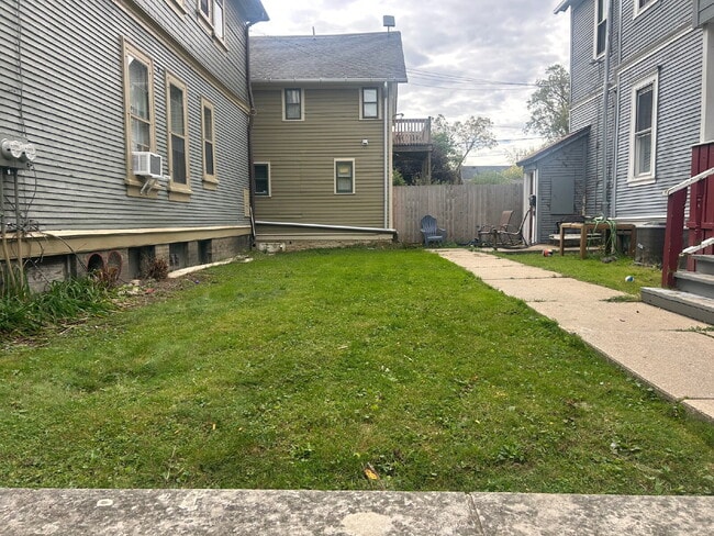131 E Lloyd St in Milwaukee, WI - Building Photo - Building Photo