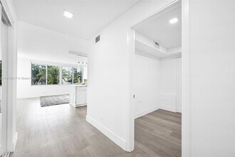 1000 West Ave in Miami Beach, FL - Building Photo - Building Photo