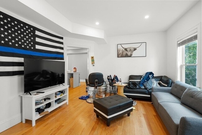 55 Saxton St, Unit 2