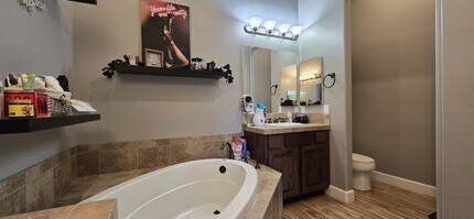 3952 W Salter Dr in Glendale, AZ - Building Photo - Building Photo